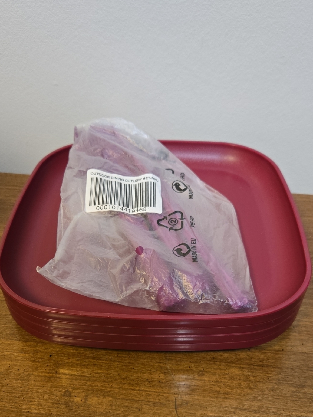 Tupperware Plates And Outdoor Cutlery Set New